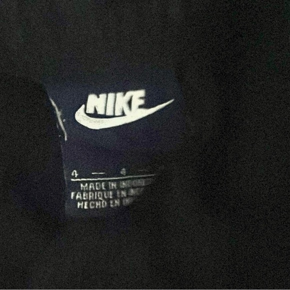 NIKE BUNDLE: Nike long sleeve shirt and Nike pants - Picture 4 of 4